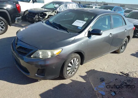 2011 Toyota Corolla z USA, uszkodzony, nr VIN 2T1BU4EE0BC615648